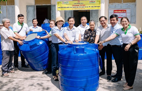 Giữ từng giọt nước giữa mùa hạn mặn: FE CREDIT đồng hành cùng người dân ĐBSCL vượt khó