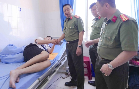 Đại uý Cảnh sát PCCC bị thương khi dập tắt đám cháy ở Đà Lạt