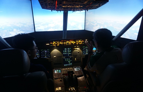 Ngồi cà phê, thử cảm giác điều khiển Airbus A320 như phi công thật