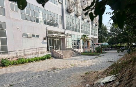 Công an điều tra vụ nữ sinh viên nghi rơi từ lầu cao xuống đất ở TPHCM
