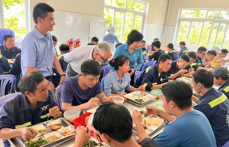 Bữa cơm công đoàn gắn kết người lao động