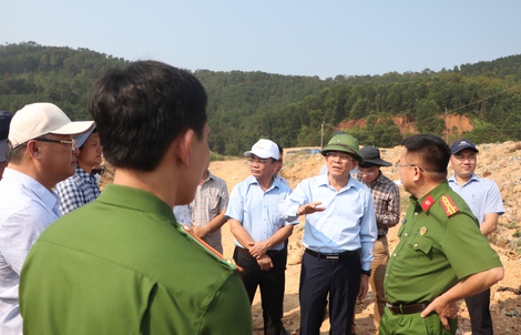 CLIP: Phó Chủ tịch UBND TP Đà Nẵng đi kiểm tra các khu xử lý, chôn lấp rác thải