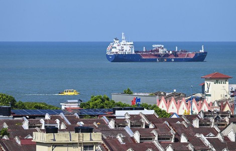 Tranh luận việc thu phí qua eo biển Malacca