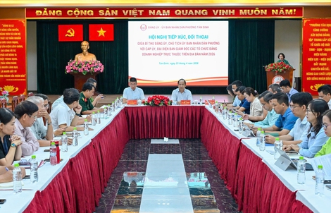 Bí thư Đảng ủy, Chủ tịch UBND phường Tân Định đối thoại với doanh nghiệp