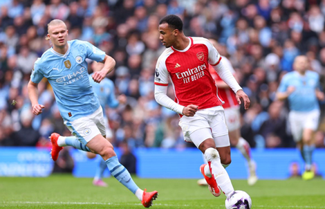 Man City tăng tốc về đích