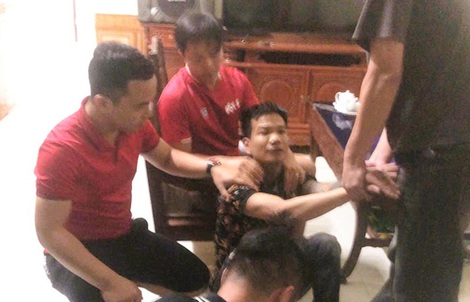 Phá án lúc 2 giờ sáng, công an bắt kẻ gây án nguy hiểm