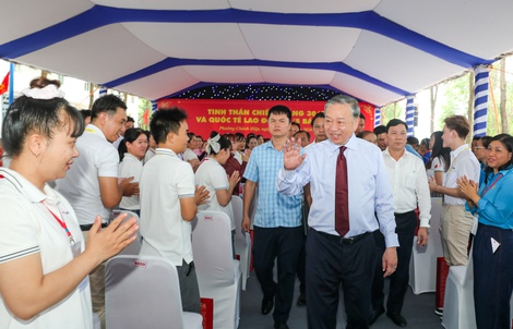 Tổng Bí thư, Chủ tịch nước thăm hỏi, động viên công nhân - lao động tại TPHCM