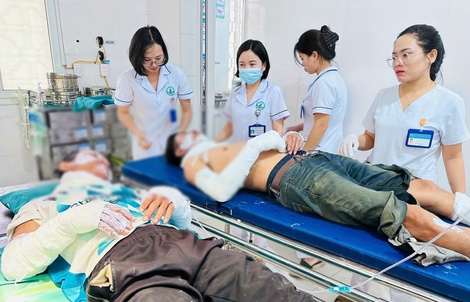 Dùng bình ga thui thịt chó, 2 người bỏng nặng