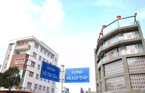 Hình ảnh rực rỡ cờ hoa chào mừng Lễ 30-4 và sự kiện lên thành phố trực thuộc Trung ương ở Đồng Nai