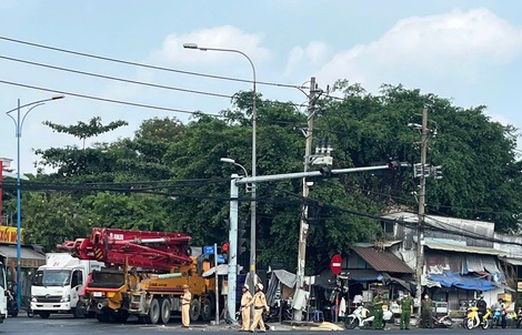 Clip xe tải tông nhiều xe máy ở TPHCM, 2 người thương vong