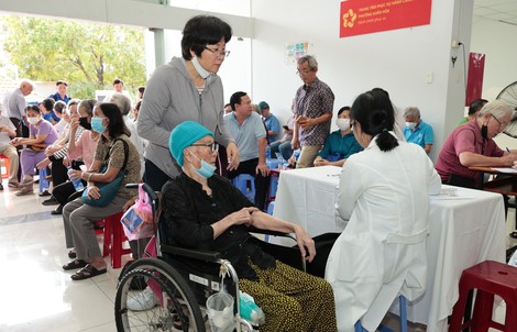 Điểm tựa an sinh cho công nhân - lao động: Nâng cao sức khỏe cộng đồng