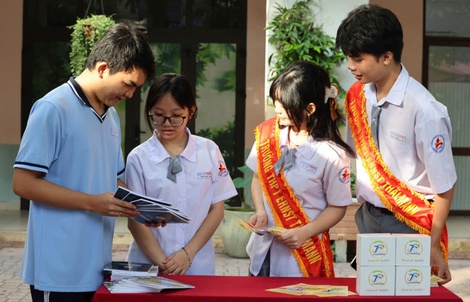 Học sinh đăng ký thi lớp 10 tăng kỷ lục