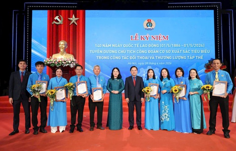 Từ đối thoại đến lợi ích: 9 chủ tịch Công đoàn cơ sở tại TP HCM được vinh danh