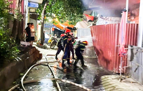 Phát hiện 2 thi thể trong nhà vệ sinh sau khi dập tắt đám cháy