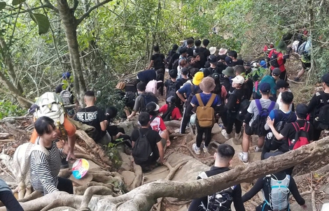 Hình ảnh chen chân chinh phục Núi Bà Đen