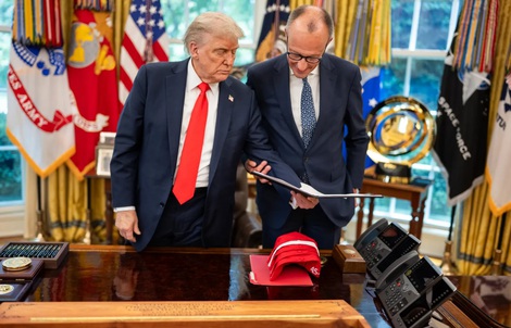 Tổng thống Donald Trump đáp trả thẳng thừng những chỉ trích gay gắt từ Berlin