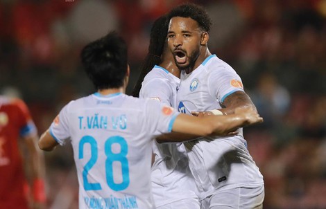 Xuân Son lập công giúp Nam Định thắng đẹp chủ nhà Hà Tĩnh