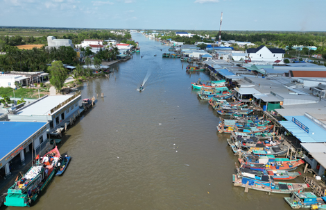 Cửa biển bồi lắng chờ nạo vét, khai thông