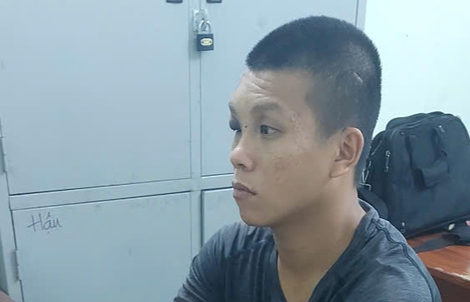 Bắt khẩn cấp thanh niên đánh người can ngăn sau va chạm xe máy