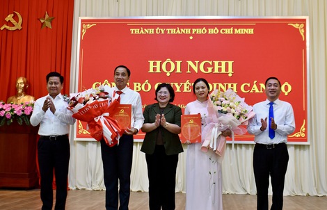 Công bố quyết định của Thành ủy TPHCM về công tác cán bộ