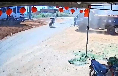 CLIP: Cộng đồng mạng bức xúc về sự bất cẩn của hai tài xế xe tải