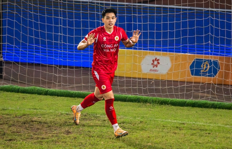 Đình Bắc nói gì khi lập cú đúp vào lưới nhà đương kim vô địch V-League?