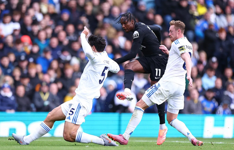 Tottenham phải chật vật trụ hạng