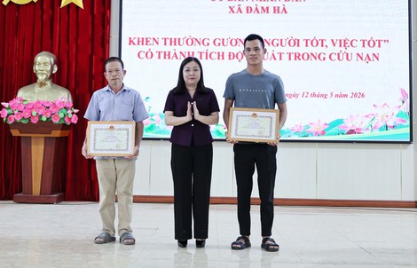 Khen thưởng 2 người đàn ông cứu cháu bé 10 tuổi đuối nước