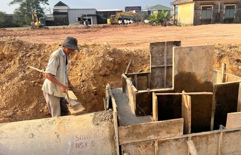 Một chủ đầu tư xin tạm dừng kế hoạch bố trí 1.381 tỉ đồng cho dự án đường sắt tốc độ cao