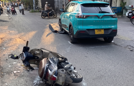 CSGT TPHCM tuyên truyền tại trường học bằng hình ảnh trực quan từ thực tiễn