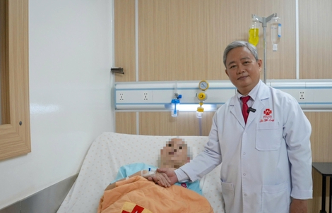 Từ cú ngã xe đạp, phát hiện khối u não to bằng quả cam