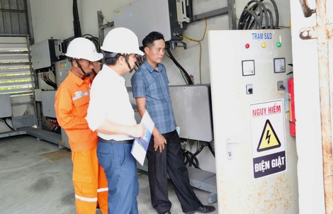 Điện lực Quảng Trị chuẩn bị cài đặt lại công tơ để áp dụng khung giờ điện mới