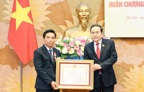 Phó Chủ tịch Quốc hội Nguyễn Doãn Anh nhận Huân chương Lao động hạng Nhất