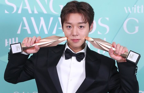 "Điện hạ" Park Ji-hoon đổ bộ TPHCM và Hà Nội