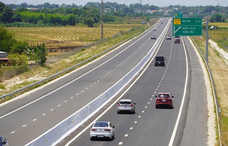 Bất ngờ lý do đường cao tốc Biên Hoà - Vũng Tàu “vắng” xe ngay trong dịp cao điểm