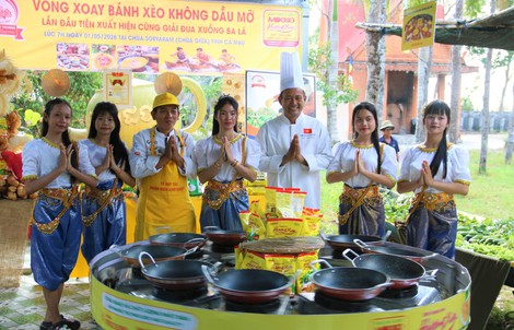 VIDEO: Hấp dấp “vòng quay bánh xèo” không dùng dầu mỡ ở Cà Mau