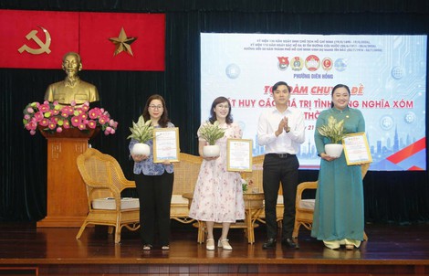 Gắn kết tình làng nghĩa xóm trong thời đại số