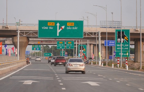 Tháo gỡ “nút thắt” cho phương tiện tiếp cận đường cao tốc Biên Hòa - Vũng Tàu