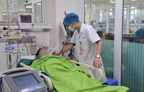 Hai người đàn ông nhập viện vì sốc nhiệt giữa đợt nắng nóng gay gắt