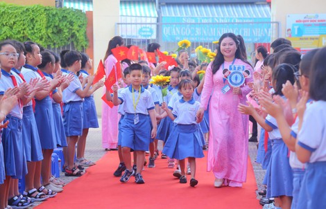 Ngày mai, phụ huynh TPHCM bắt đầu đăng ký tuyển sinh đầu cấp: Chi tiết hướng dẫn và lưu ý