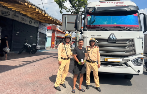CSGT TPHCM liên tục phát hiện tài xế dương tính với ma tuý khi lái xe