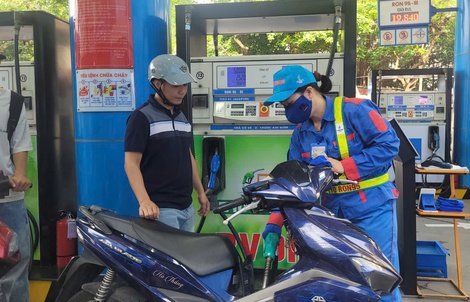 Giá xăng dầu đồng loạt giảm mạnh, xăng RON95-III giảm tới 1.395 đồng/lít
