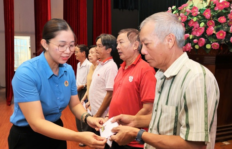 Thành ủy TPHCM ra chỉ thị mới về công tác giảm nghèo