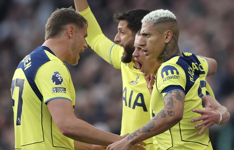 Tottenham vượt ải Aston Villa, sáng cửa trụ hạng