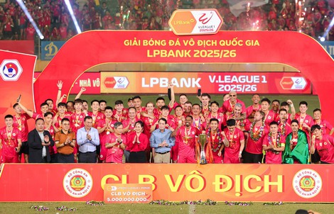 CLB Công an Hà Nội thắng thuyết phục Becamex TP HCM, đăng quang V-League hoành tráng