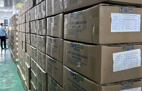 Triệt phá cơ sở quy mô lớn làm giả hơn 10.000 chai dung dịch vệ sinh phụ nữ