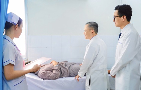 Ngại nói "vùng kín", bé trai 14 suýt hoại tử tinh hoàn sau 7 giờ chịu đau