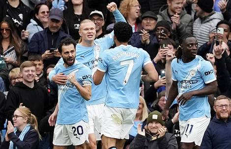 Đại thắng Brentford, Man City tiếp tục gây sức ép lên Arsenal