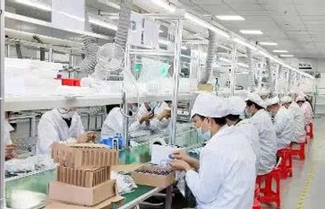 Bảo vệ, chăm lo toàn diện người lao động