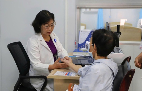 Rong kinh ở tuổi 64, người phụ nữ bất ngờ khi nhận kết quả khám